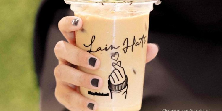 kopi lain hati cover