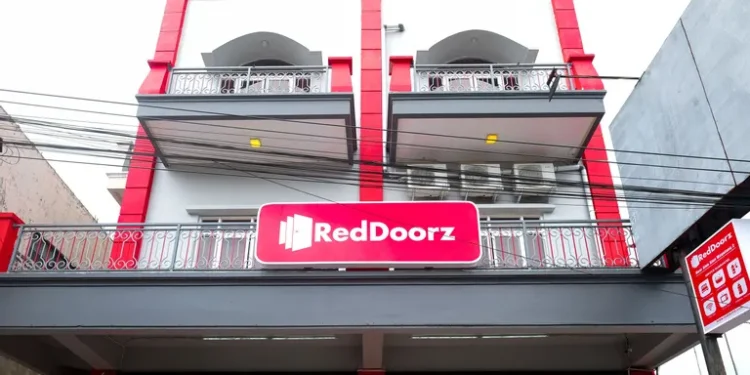 reddoorz depan