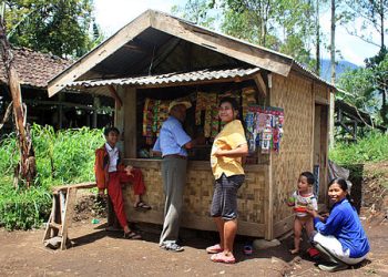 Saingi Indomaret! Pria Ini Tahu Cara Buka Bisnis Warung Madura, Bisa Gratis Loh