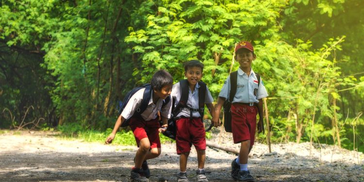 Anak Anda Perlu Bimbel Sepulang Sekolah? Ini 5 Cirinya