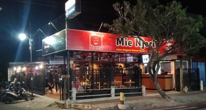 Balik Modal Cepat 3 Bulan! Bongkar Rahasia Sukses Franchise Mie Pedas Level Mie Njerit